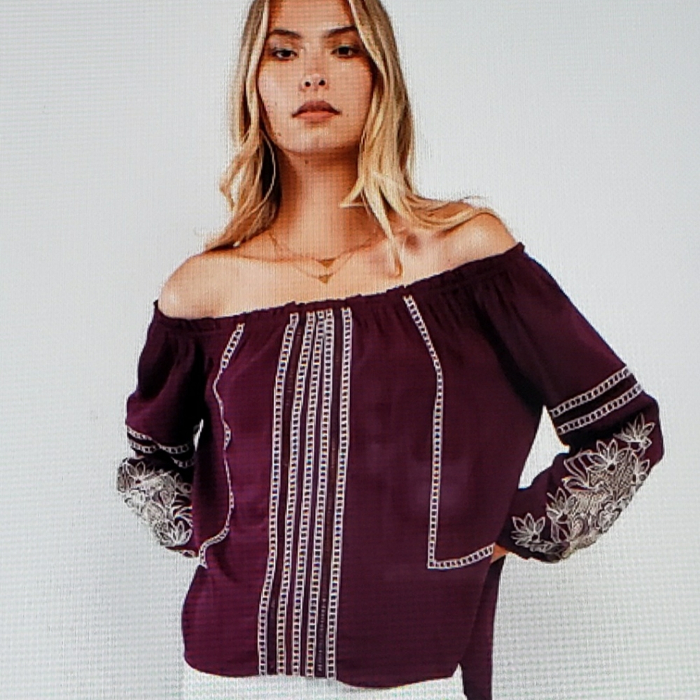 Boho Embroidered Top - Picture 3 of 3